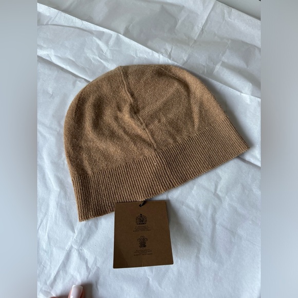 BURBERRY Cashmere Knit Logo Beanie Camel NEW - Picture 3 of 7